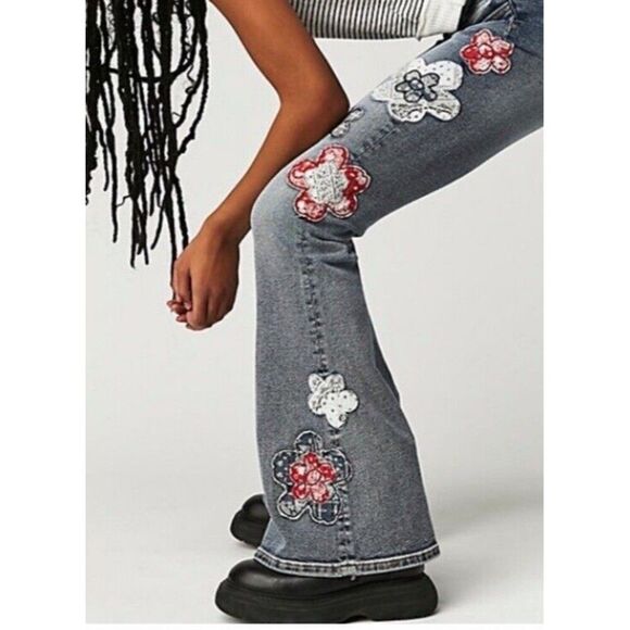 Free People Driftwood Flare Farrah American Bandstand Embroidred Jeans 33*34 NWT - Picture 6 of 11